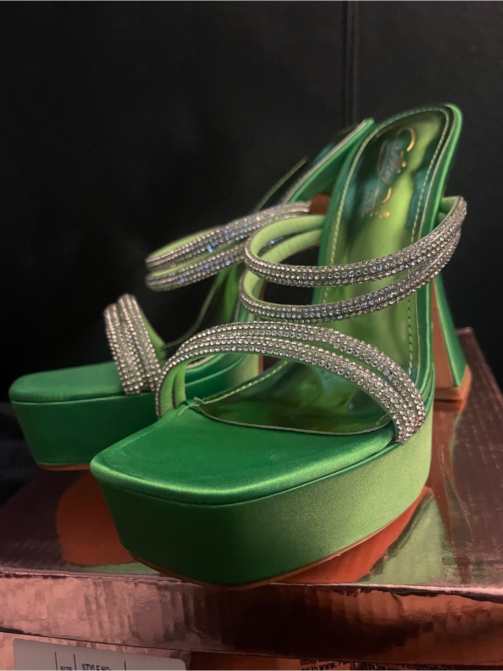CathyDin Missila Green Satin Platform Crystal-Strap Women's Heels Size 7 NWB